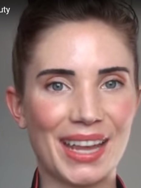 Essential Beauty Hollywood Plaza - Essential Beauty Hollywood Plaza