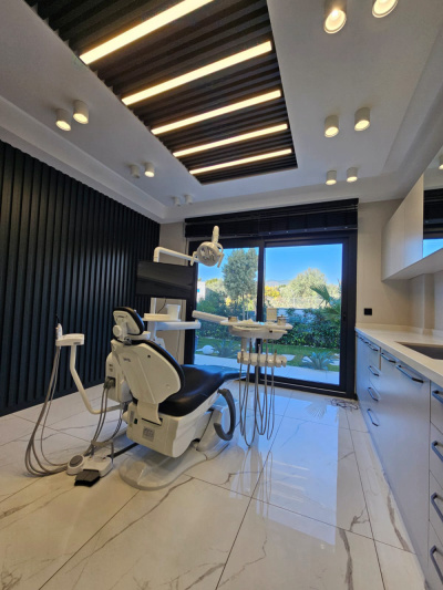 Esteteeth Dental Clinic - Examination Room