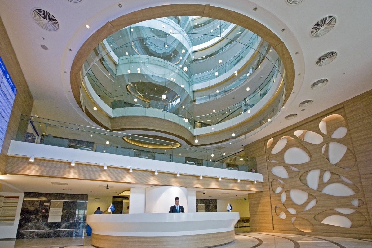 خبير زراعة الشعر - Expert Hair Transplant