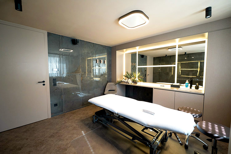 First Hair Clinic - First Hair Clinic