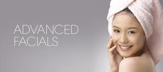 عيادة لامعة للبشرة والشعر - Ahmadabad - Gloss Skin and Hair Clinic - Ahmadabad