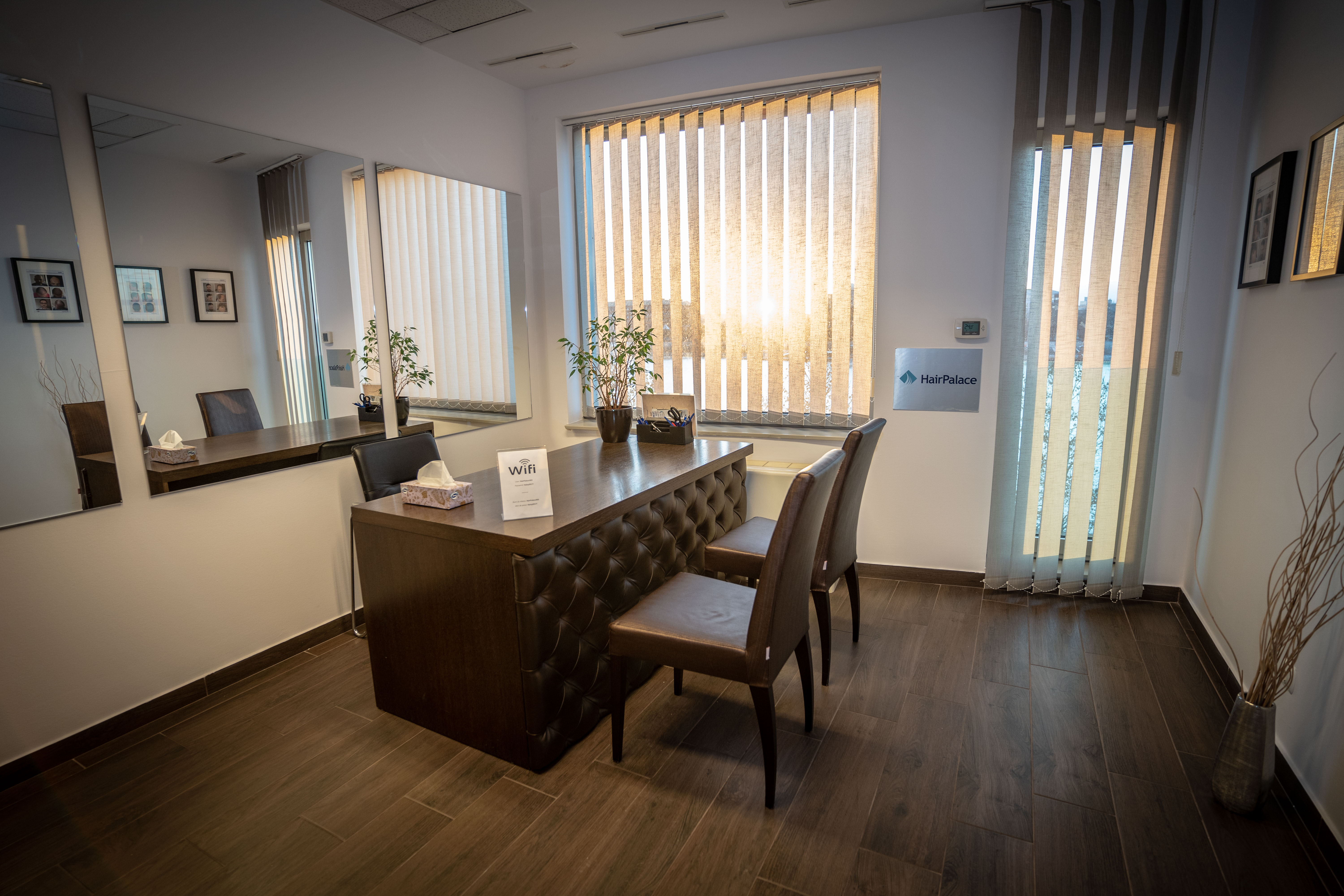 صالون قص الشعر وزراعة الشعر - Hair Palace Hair Transplant Clinic