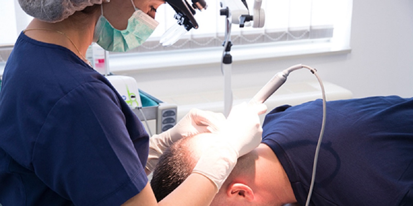 صالون قص الشعر وزراعة الشعر - Hair Palace Hair Transplant Clinic