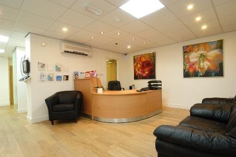 هدرسفيلد زراعة الأسنان مستحضرات التجميل - Huddersfield Dental Implants Cosmetics