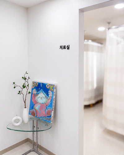 Jayeonsan Korean Medicine Clinic - Treatment Room — Facial Contouring Acupuncture