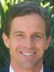 جيف كنوتزن، D.D.S - Jeff Knutzen, D.D.S