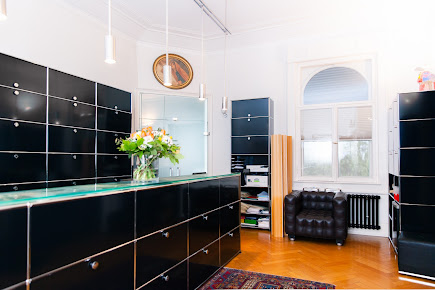 Kinderwunschpraxis Villa Haag / Mayer-Eichberger - Kinderwunschpraxis Villa Haag / Mayer-Eichberger