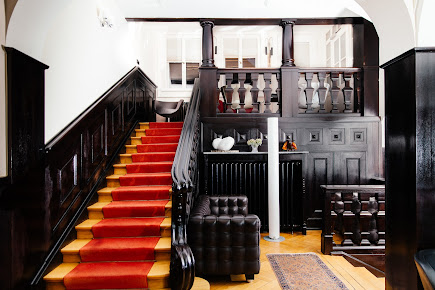 Kinderwunschpraxis Villa Haag / Mayer-Eichberger - Kinderwunschpraxis Villa Haag / Mayer-Eichberger