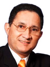 لويس كارلوس مورينو، دكتوراه في الطب - Luis Carlos Moreno, M.D