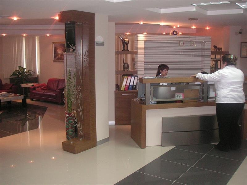 أوزيل إيرول توكلو آيز في ديي سايلي بوليكلينيتشي - Özel EROL TOKLU Ağız ve Diş Sağlığı Polikliniği