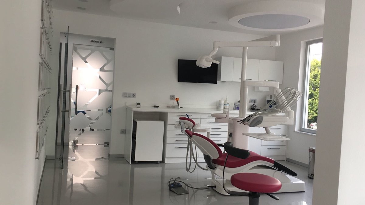 عيادة أوزغور يلدريم للأسنان التجميلية - Özgür Yıldırım Aesthetic Dental Clinic