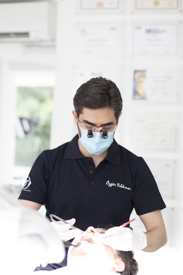 عيادة أوزغور يلدريم للأسنان التجميلية - Özgür Yıldırım Aesthetic Dental Clinic