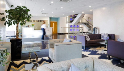Physipro Physiotherapy and Sports Injury Clinic - Physipro Physiotherapy and Sports Injury Clinic patient waiting area