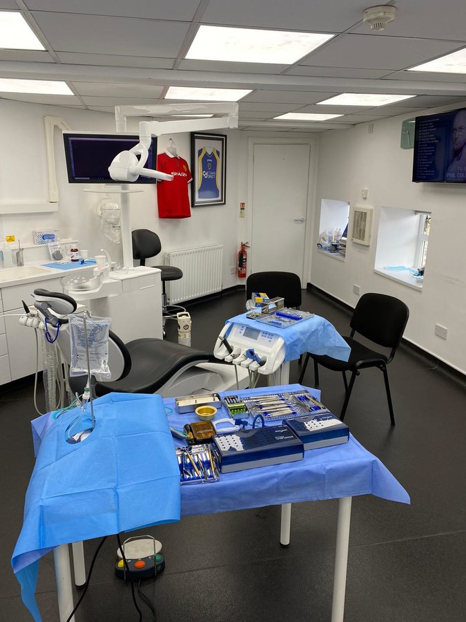 استعادة الأسنان المجموعة - ويتشرتش الطريق الأسنان - Restore Dental Group - Whitchurch Road Dental