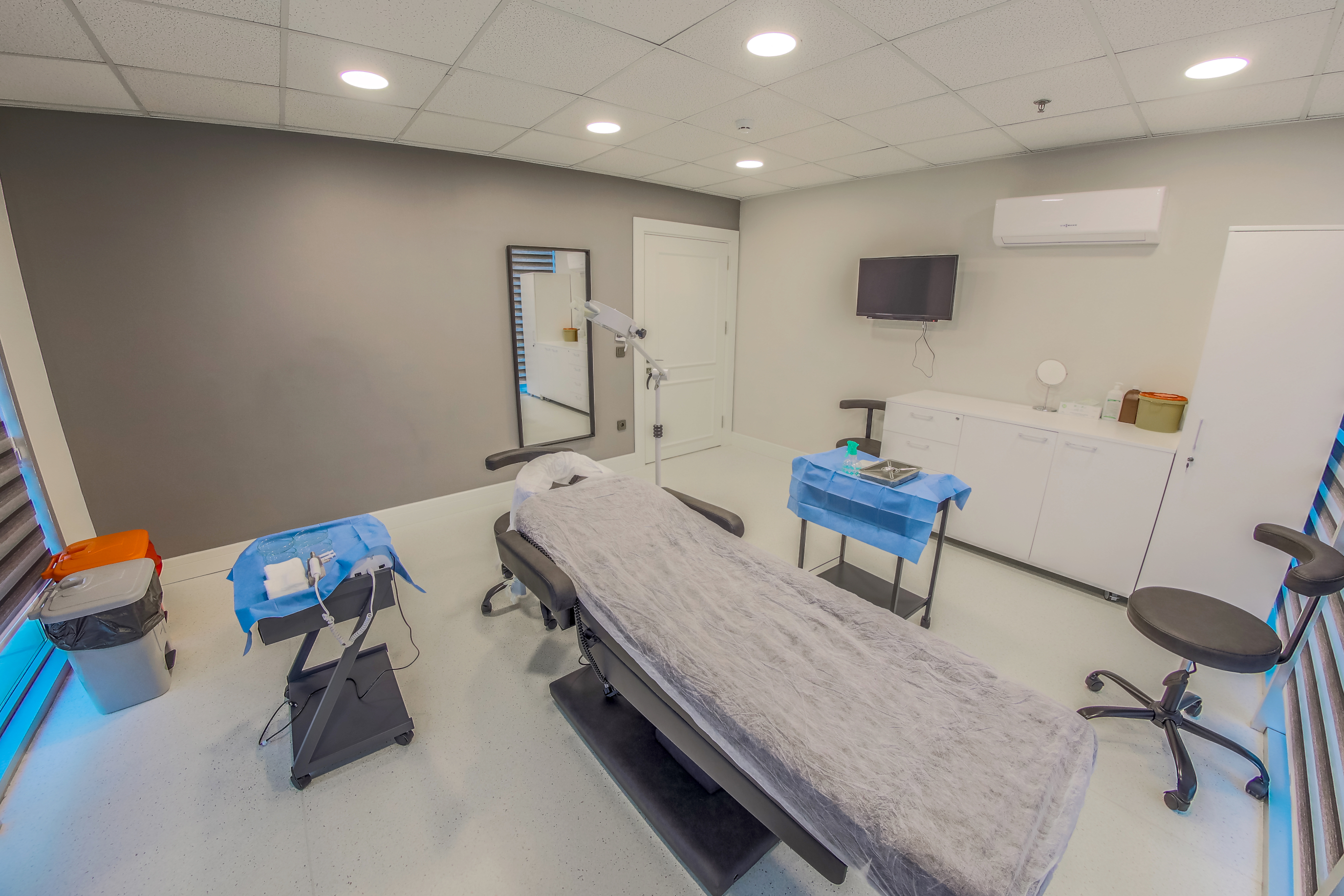 عيادة سمايل لزراعة الشعر - Smile Hair Clinic