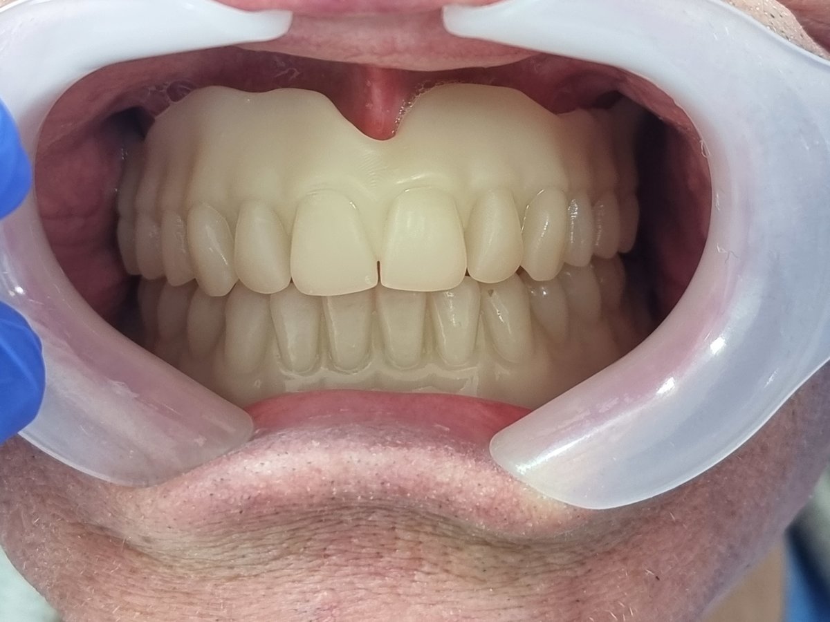 مختبر سانت جورج لطب الأسنان - St George's Dental Laboratory