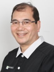 شراكة جيمس الرئيسية لطب الأسنان - The James Main Dental Partnership