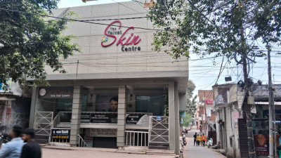 The Velvet Skin Centre, Thakurganj - front