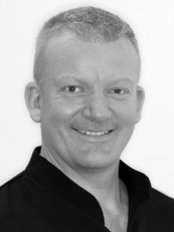 مجموع تقويم الأسنان Crawley - Total Orthodontics Crawley