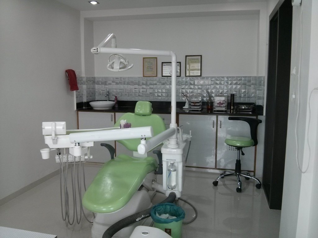 مركز أورمي للعناية بالأسنان - Urmi Dental Care Centre