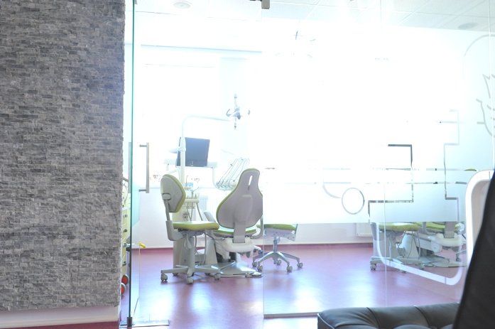 Uzina de Zambete - Uzina de Zambete