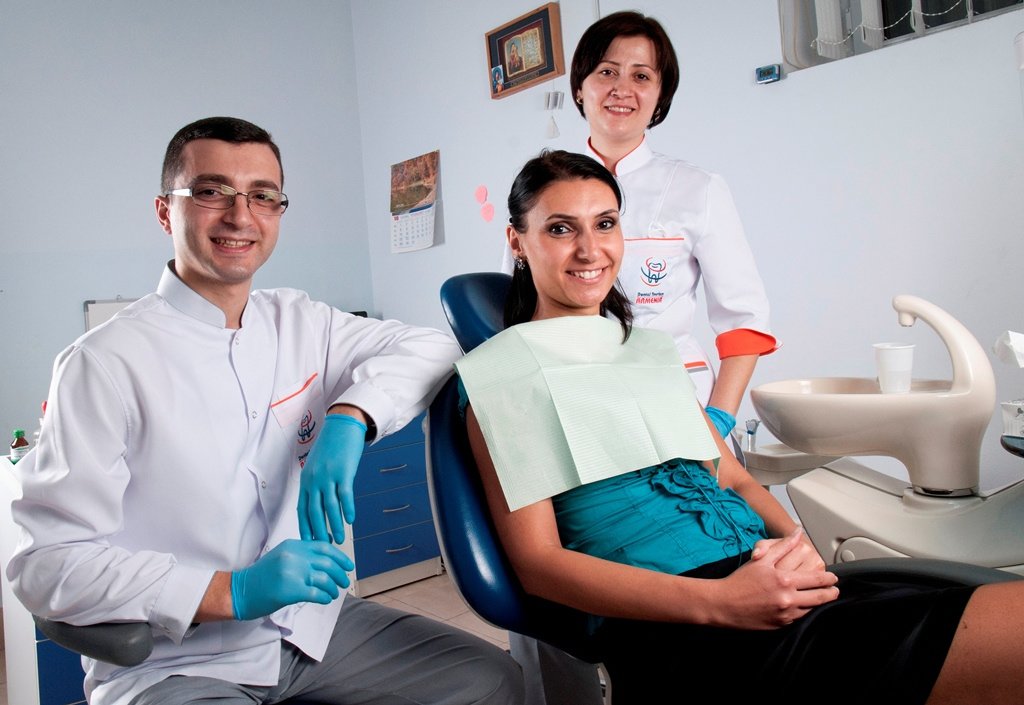 "القلعة البيضاء" عيادة طب الأسنان - "White Castle" Dental Medical Clinic