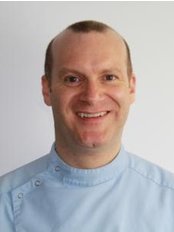 عيادة Wotton Dental & Implant-Referral كلينيك - Wotton Dental & Implant-Referral Clinic