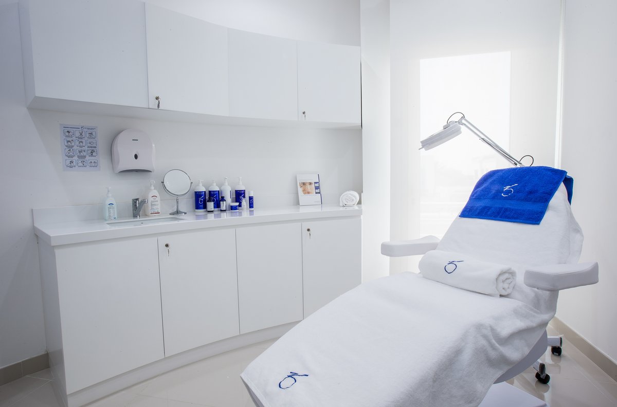 Zo Skin Centre - Jumeirah Dubai - Zo Skin Centre - Jumeirah Dubai